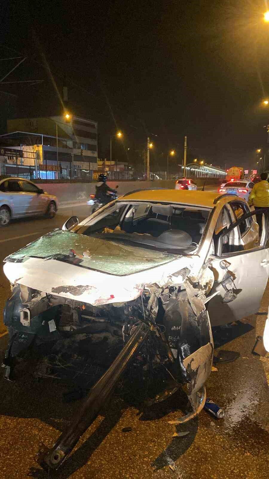 BURSA'NIN YILDIRIM İLÇESİ ANKARA CADDESİ'NDE YAŞI KÜÇÜK EHLİYETSİZ BİR GENÇ, AĞABEYİNE AİT...