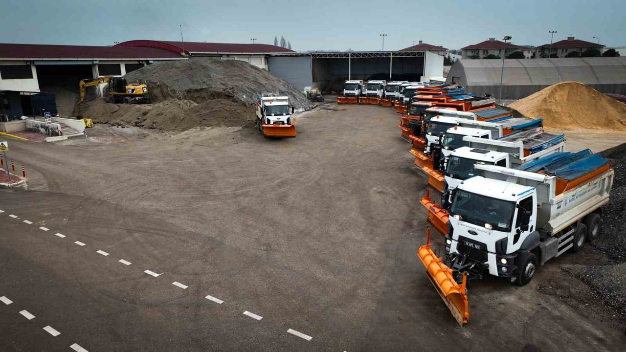 BURSA BÜYÜKŞEHİR BELEDİYESİ, KENTTE ETKİLİ OLMASI BEKLENEN SOĞUK VE KAR YAĞIŞLI HAVAYA KARŞI...