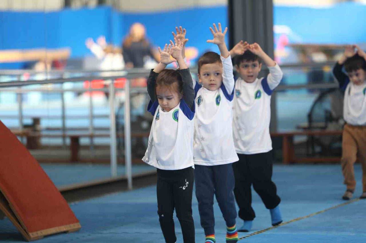 BURSA BÜYÜKŞEHİR BELEDİYESİ’NİN KIŞ SPOR OKULLARI’NDA ÜÇÜNCÜ DÖNEMİN ARDINDAN SERTİFİKALARINI ALAN...