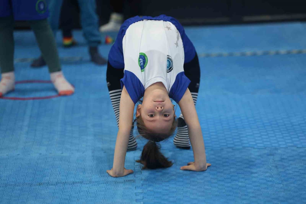 BURSA BÜYÜKŞEHİR BELEDİYESİ’NİN KIŞ SPOR OKULLARI’NDA ÜÇÜNCÜ DÖNEMİN ARDINDAN SERTİFİKALARINI ALAN...