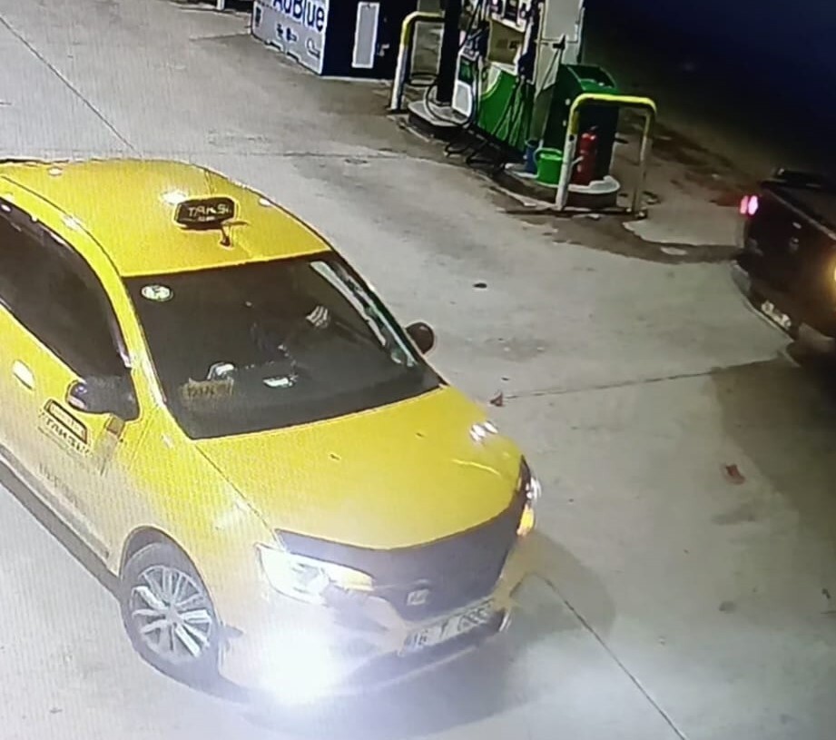 BURSA’DA GASP EDİLEN TAKSİNİN KAÇIRILMA ANLARINA DAİR YENİ GÖRÜNTÜLER ORTAYA ÇIKTI.