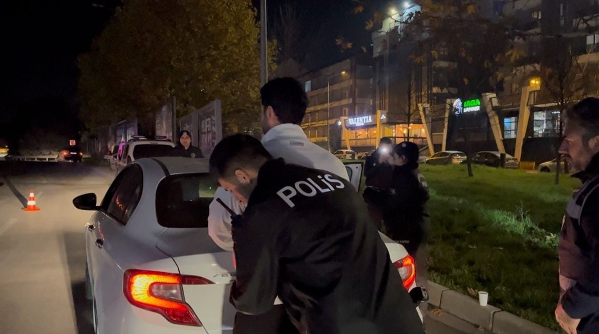BURSA’DA NİLÜFER, OSMANGAZİ VE YILDIRIM İLÇELERİNDE POLİS EKİPLERİNCE GERÇEKLEŞTİRİLEN ASAYİŞ...