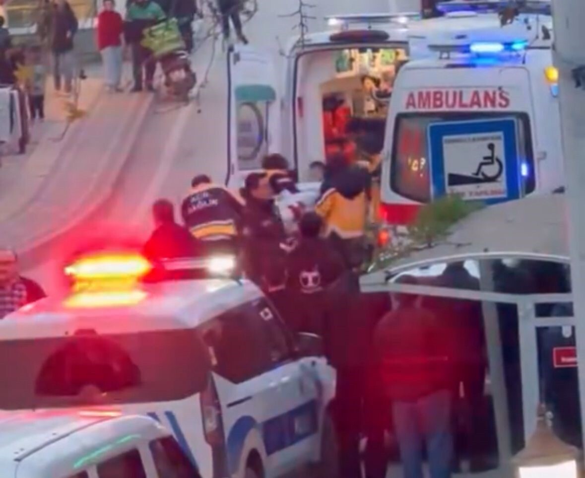 BURSA’NIN KESTEL İLÇESİNDE YAŞLARI 18’İN ALTINDA OLDUĞU ÖĞRENİLEN ÇOCUKLAR ARASINDA ÇIKAN BIÇAKLI...