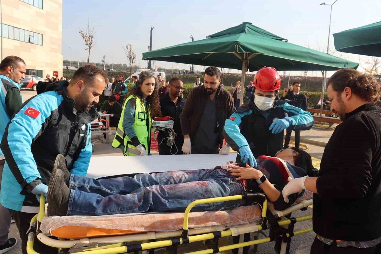 BURSA ŞEHİR HASTANESİ ‘HASTANE AFET VE ACİL DURUM PLANLARI (HAP)’ KAPSAMINDA AFET BİLİNCİNİ...