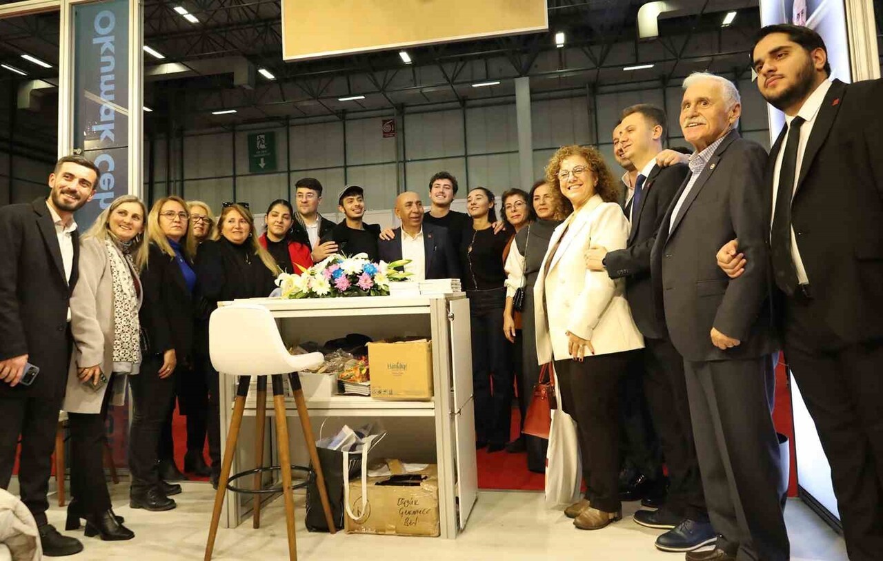 BÜYÜKÇEKMECE BELEDİYESİ, ULUSLARARASI İSTANBUL TÜYAP KİTAP FUARI'NDA YERİNİ ALDI. "USTALARA SAYGI:...