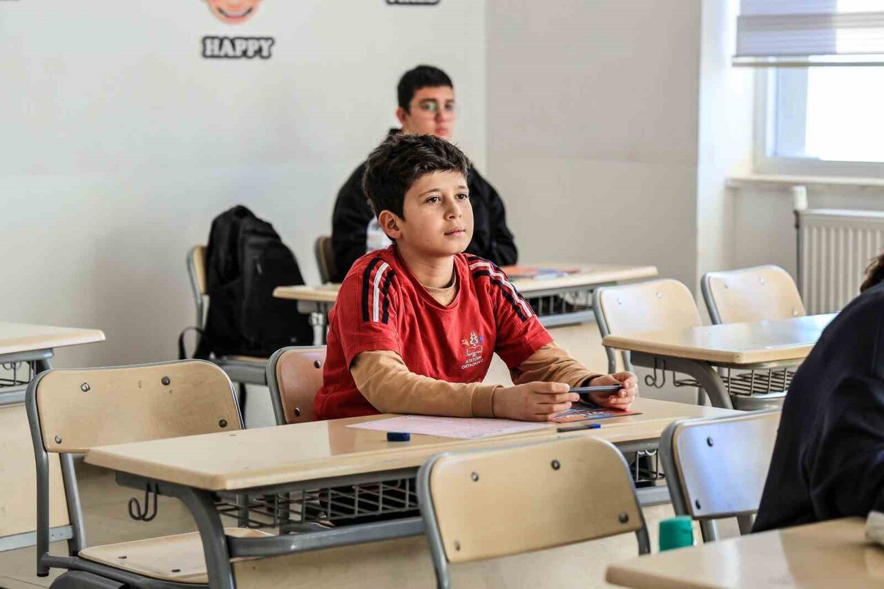 ÇAMELİ BELEDİYE TARAFINDAN DENEME SINAVI DESTEĞİ VERİLEN ATATÜRK ORTAOKULU ÖĞRENCİLERLE BİR ARAYA...