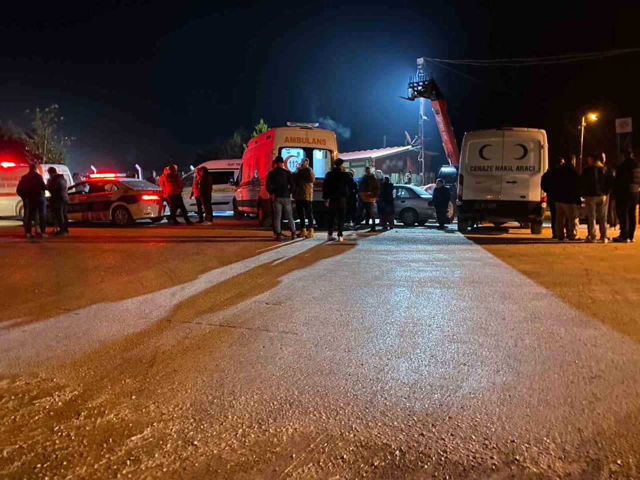 ÇANAKKALE'NİN AYVACIK İLÇESİNDE TARTIŞTIĞI KİŞİ TARAFINDAN SİLAHLA VURULAN BARIŞ TEKEBAŞ İLE...