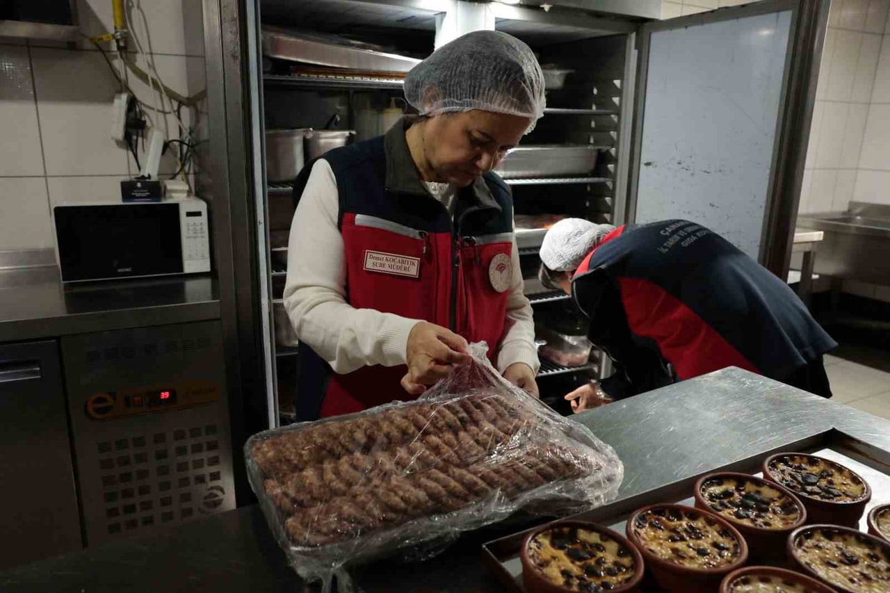 ÇANAKKALE’DE İL TARIM VE ORMAN MÜDÜRLÜĞÜ EKİPLERİ YILBAŞI ÖNCESİ DENETİMLERİNİ...
