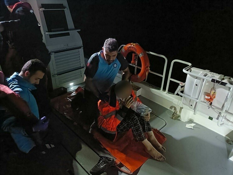 ÇANAKKALE’NİN AYVACIK İLÇESİNDE TİCARİ GEMİDE YARALANAN 1 ŞAHISIN TIBBİ TAHLİYESİ...