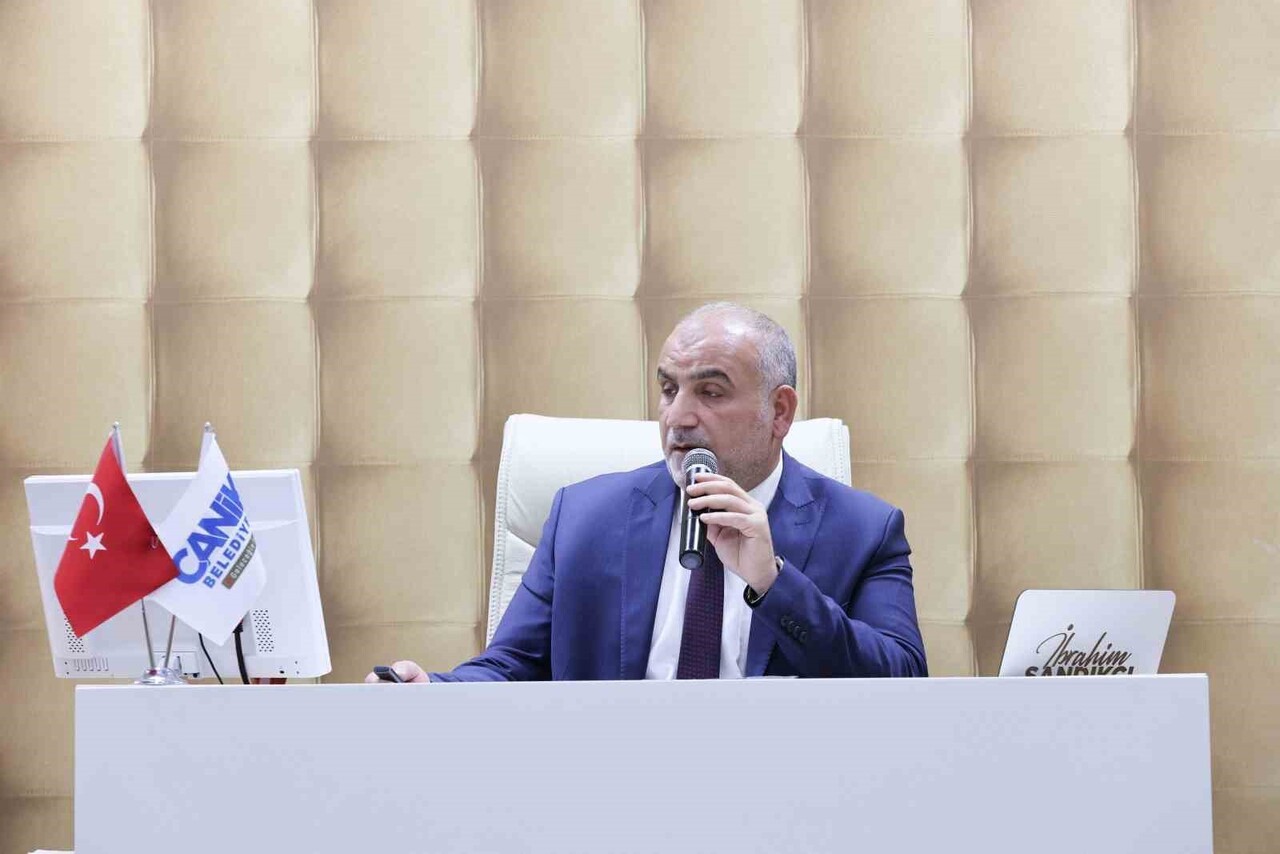 CANİK BELEDİYE MECLİSİ ARALIK AYI AÇILIŞ TOPLANTISI'NDA İLÇEDE ESER VE HİZMET SEFERBERLİĞİNİ...