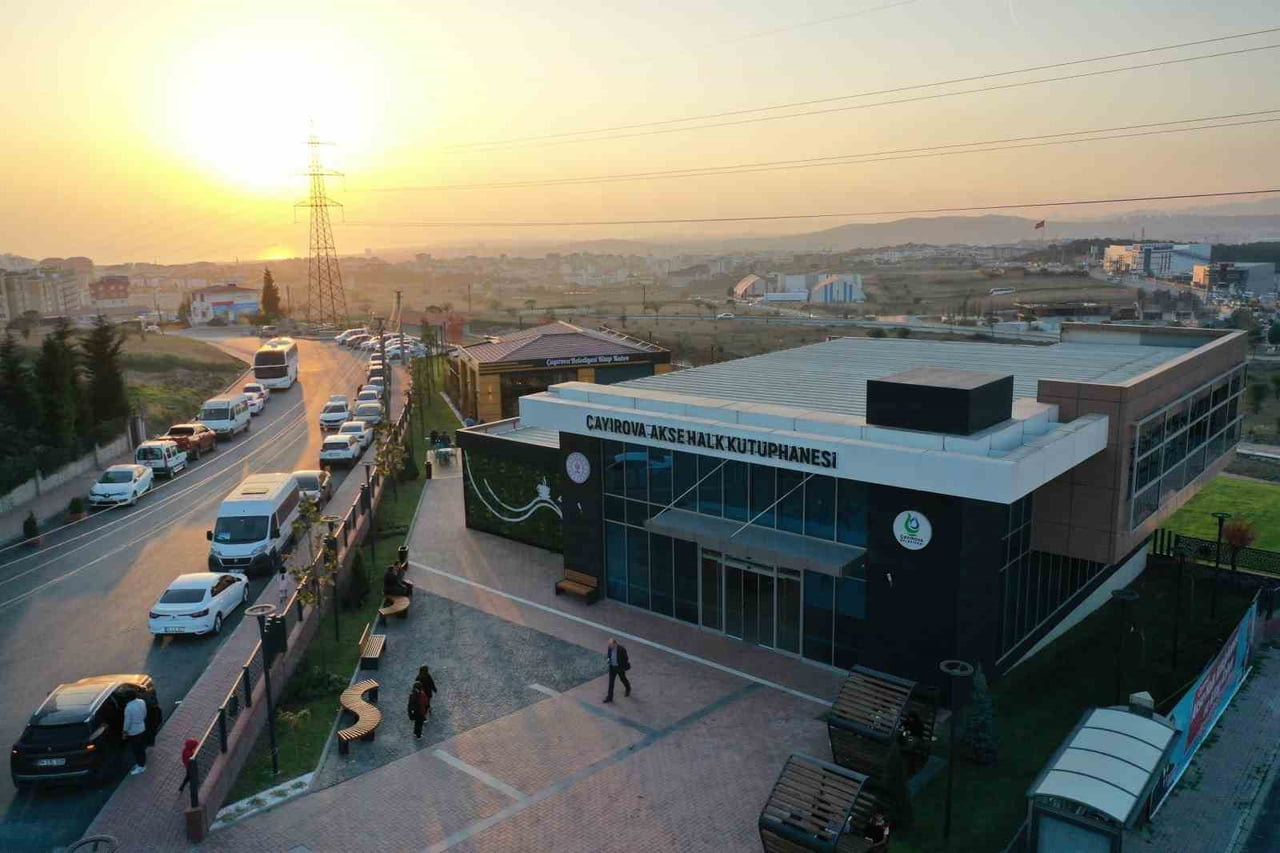 ÇAYIROVA BELEDİYESİ TARAFINDAN İLÇEYE KAZANDIRILAN AKSE KİTAP KAHVE VE PROF. DR. NECMETTİN ERBAKAN...