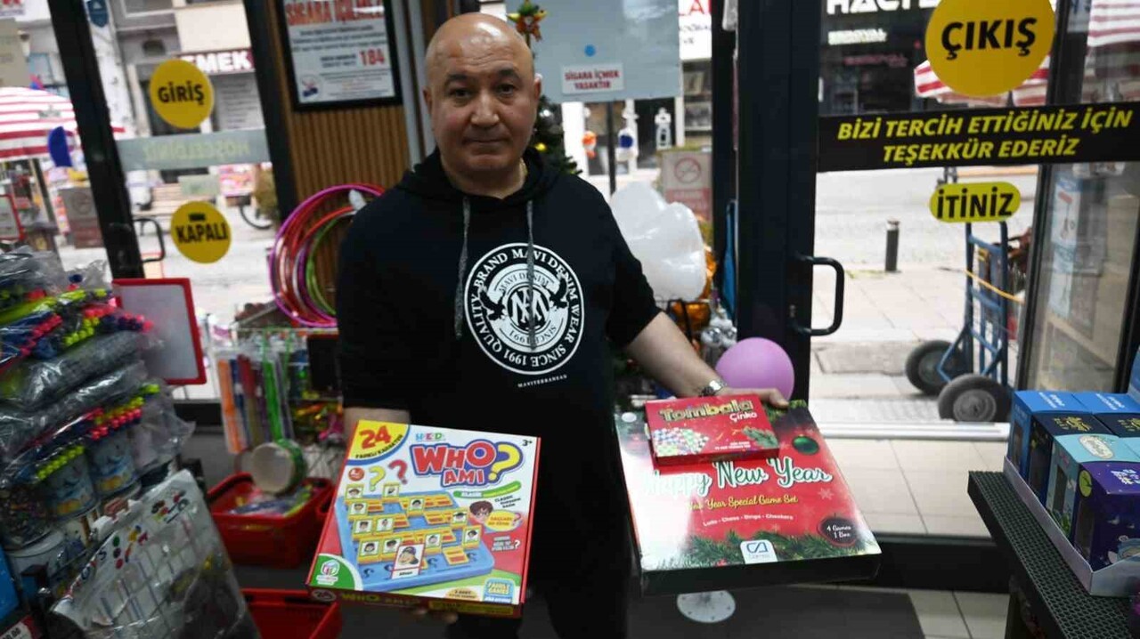 CENGİZ KURUTEPE, ÖZELLİKLE LED AYDINLATMA ÜRÜNLERİNE VE KUTU OYUNLARINA İLGİNİN YOĞUN OLDUĞUNU...