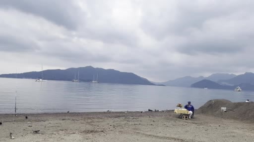 Çiçekli masa Marmaris'in simgesi haline geldi