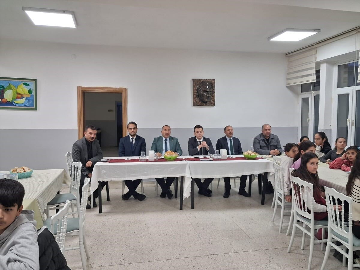 ÇILDIR YATILI BÖLGE ORTAOKULU’UNDA KONYA’DAN ARDAHAN’A GÖNÜL KÖPRÜSÜ KURULDU.  KONYA İLİNDE HER...