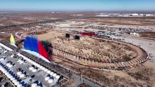 Çin'in İç Moğolistan Özerk Bölgesi'nde binlerce devenin katıldığı "Deve Süper Ligi" renkli...