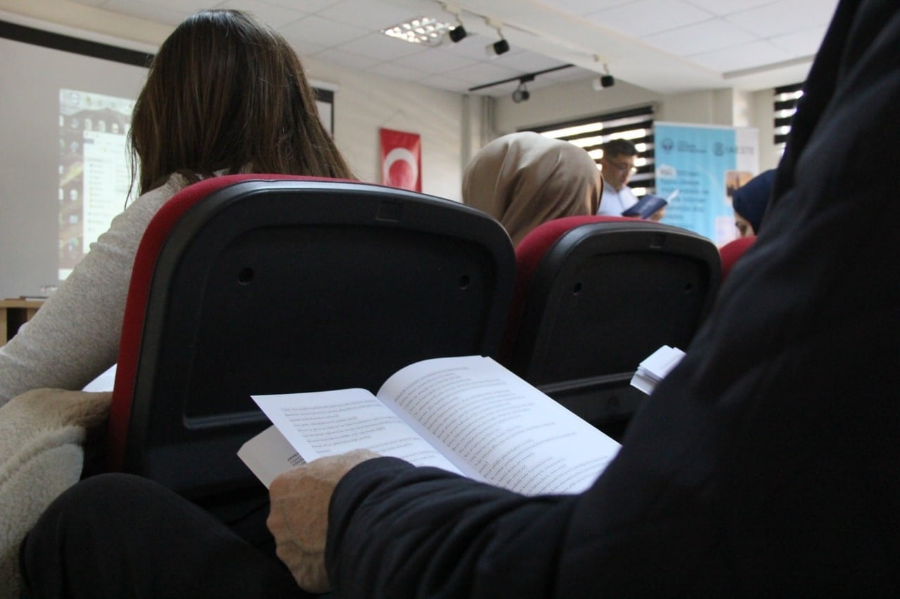 CİZRE İLÇESİNDE ÖĞRETMENLERE YÖNELİK "ANLAYARAK HIZLI OKUMA TEKNİKLERİ EĞİTİCİ EĞİTİMİ"...