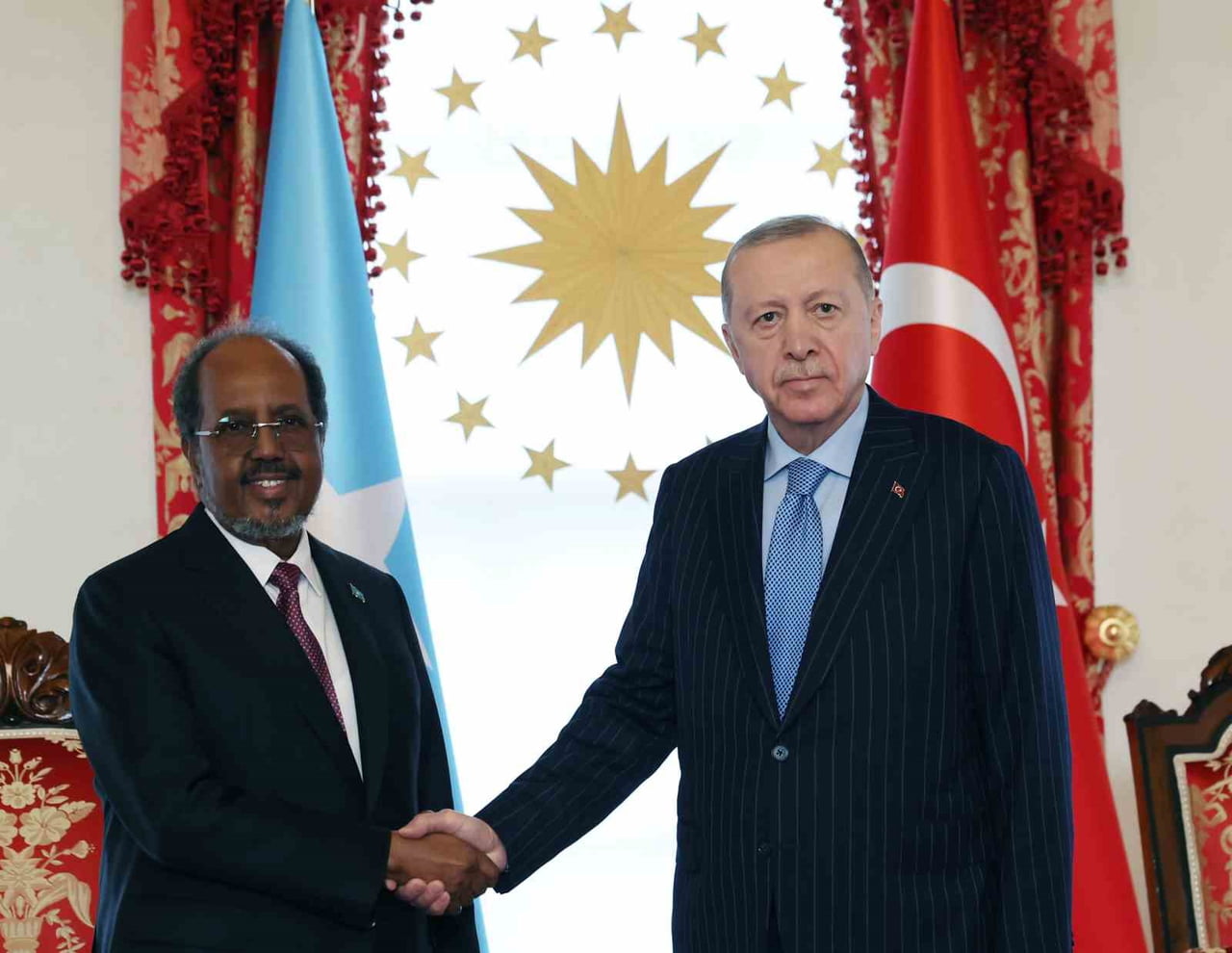 CUMHURBAŞKANI RECEP TAYYİP ERDOĞAN İLE SOMALİ CUMHURBAŞKANI HASAN ŞEYH MAHMUD DOLMABAHÇE ÇALIŞMA...