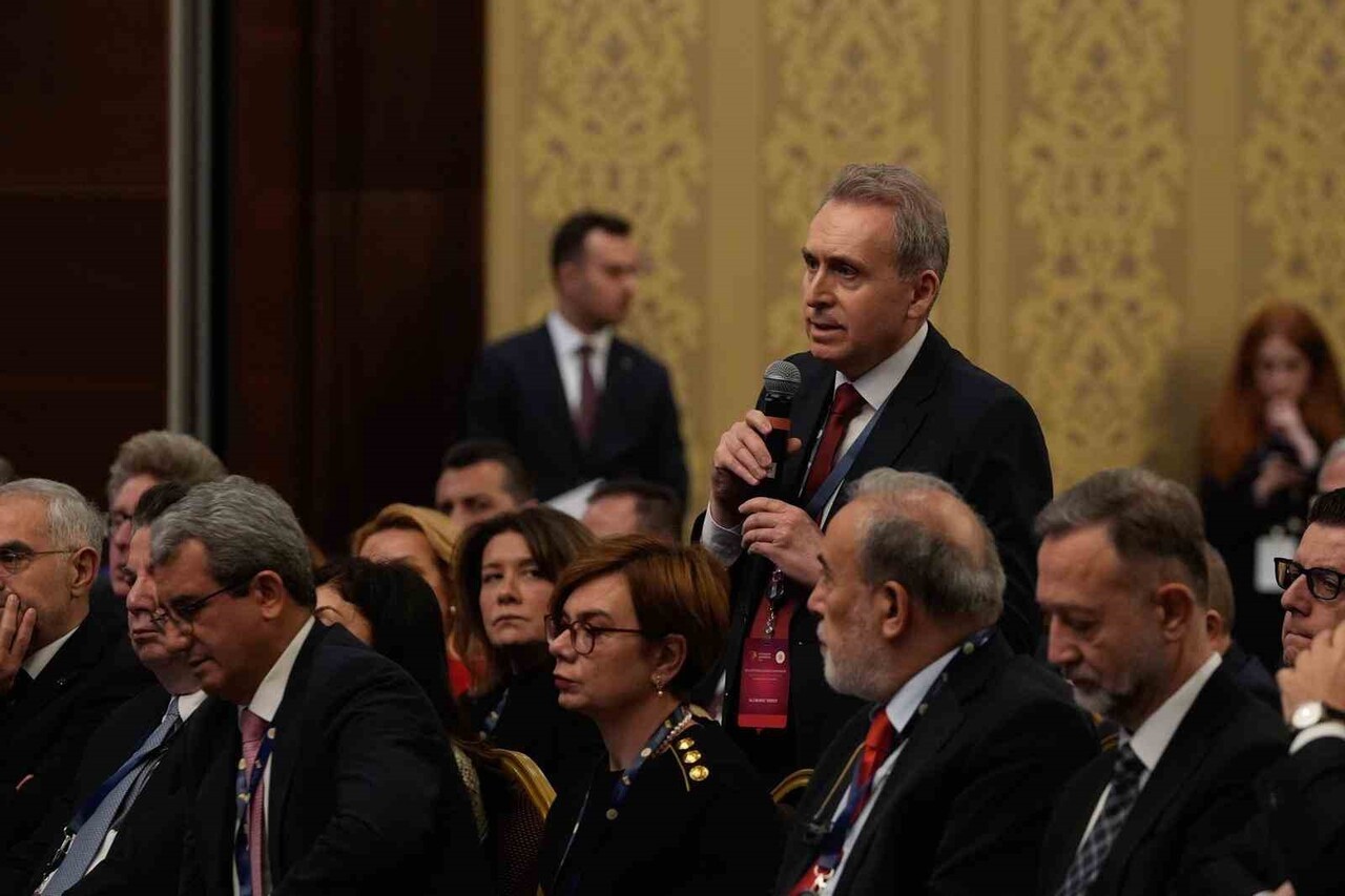 CUMHURBAŞKANI YARDIMCISI CEVDET YILMAZ, "TÜRKİYE BUGÜN; KRİZLERİ İZLEYEN DEĞİL, SÜREÇLERİ...