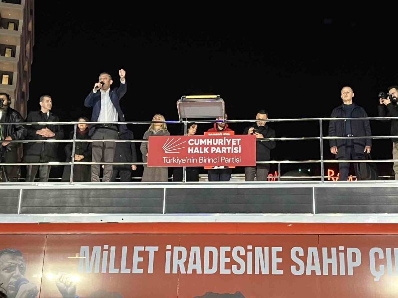 CUMHURİYET HALK PARTİSİ (CHP) GENEL BAŞKANI ÖZGÜR ÖZEL, PARTİSİ TARAFINDAN GÜNGÖREN’DE DÜZENLENEN...