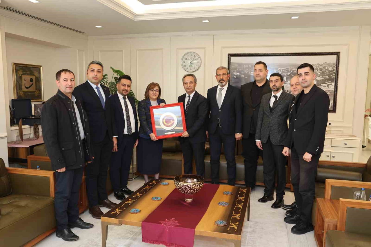 DAİMFED GENEL BAŞKANI MUSTAFA KARSLIOĞLU VE YÖNETİM KURULU ÜYELERİ AÇILIŞ TÖRENİNE DAVET ETMEK...