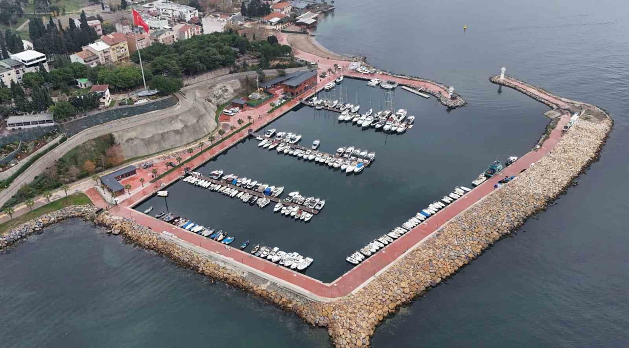 DARICA BELEDİYE BAŞKANI MUZAFFER BIYIK, 2025 YILINDA SPOR KOMPLEKSLERİNDEN SAĞLIK MERKEZLERİNE...