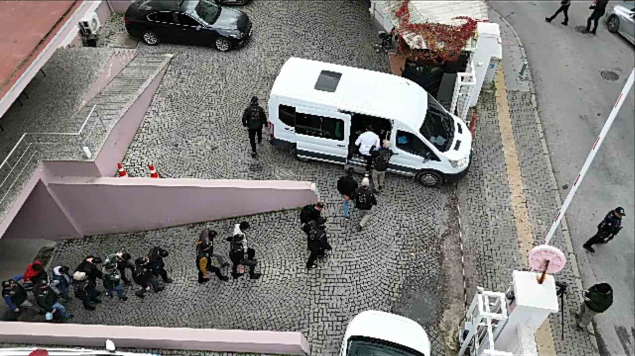 DEAŞ SİLAHLI TERÖR ÖRGÜTÜ İÇERİSİNDE FAALİYET GÖSTEREN VE ÖRGÜT PROPAGANDASI YAPAN ŞAHISLARA...