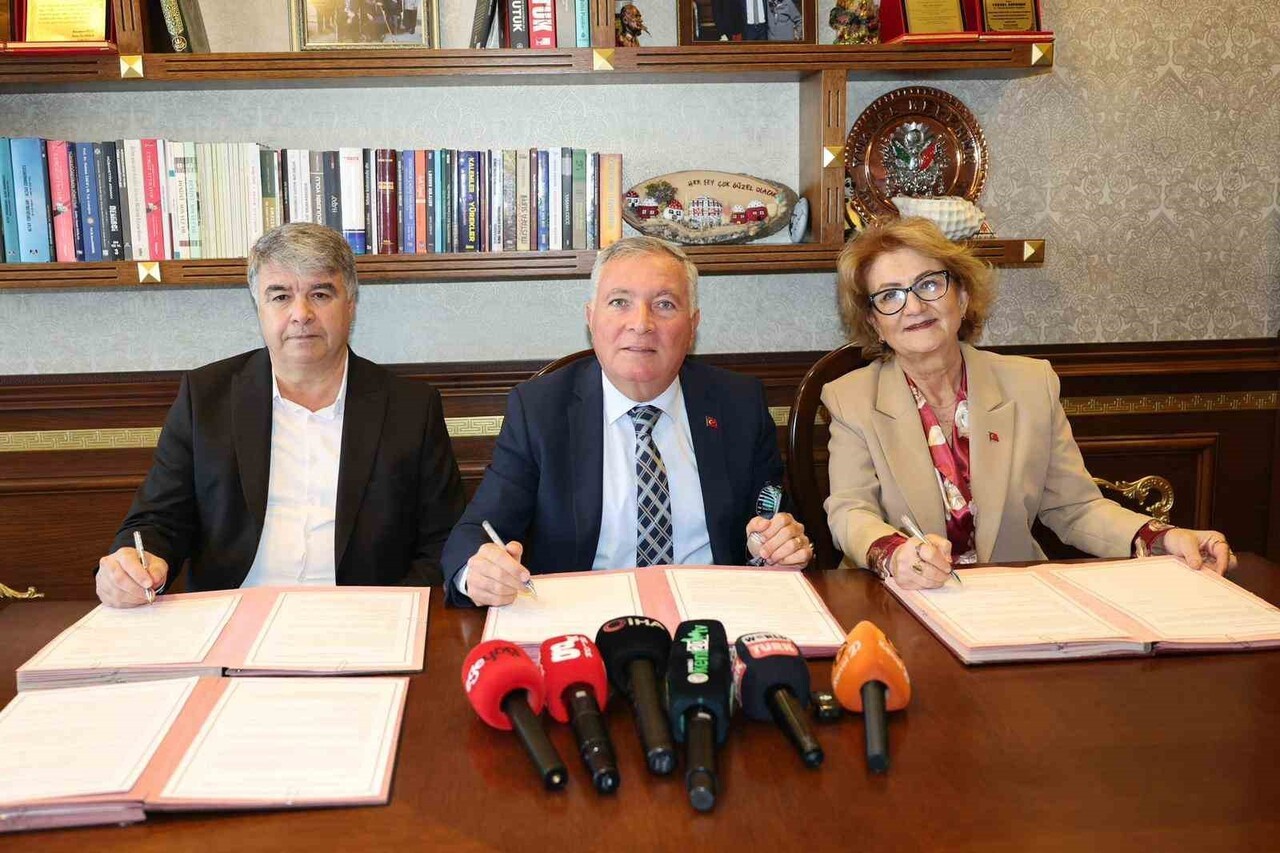 DENİZLİ'DE SOKAK HAYVANLARININ YAŞAM KOŞULLARINI İYİLEŞTİRMEYE YÖNELİK DEV BİR ADIM ATILDI. ÇARDAK...