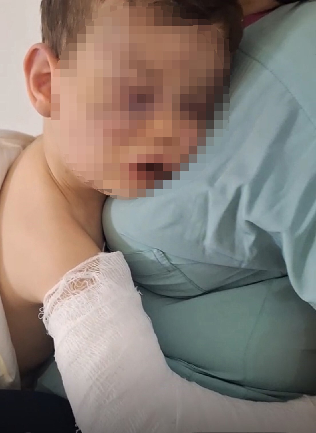 DENİZLİ’DE AREN BEBEĞİN DARP EDİLMESİ ÜZERİNE TUTUKLANAN ANNENİN SEVGİLİSİNİN YARGILANMASINA DEVAM...