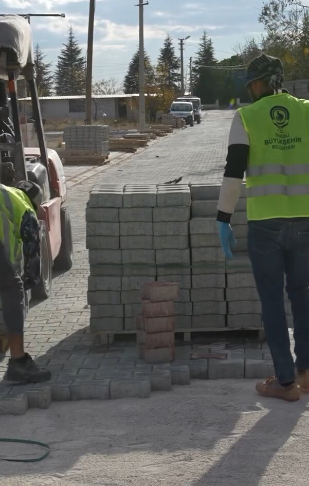 DENİZLİ’NİN ÇİVRİL İLÇESİ KIZILCASÖĞÜT MAHALLESİNDE UZUN YILLARDIR DEVAM EDEN ÜST YAPI SORUNU İÇİN...