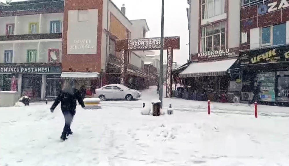 DEVELİ İLÇESİNDE KAR YAĞIŞI ETKİLİ OLDU.