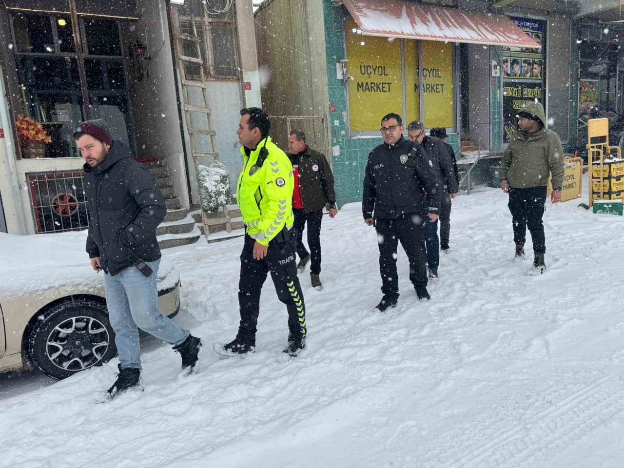 DİCLE İLÇE EMNİYET AMİRLİĞİ, İLÇE TARIM MÜDÜRLÜĞÜ VE DİCLE BELEDİYESİ ZABITA EKİPLERİNCE YILBAŞI...