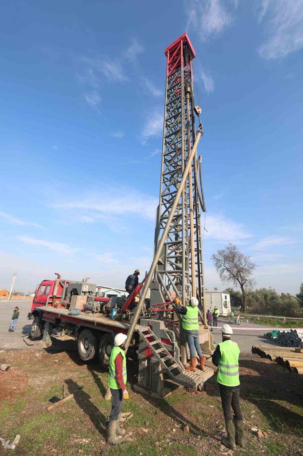 DİKİLİ’DE İKİ SU KUYUSU AKTİF HALE GETİRİLİRKEN, ALİAĞA, BERGAMA, FOÇA, MENEMEN VE KINIK’TA...