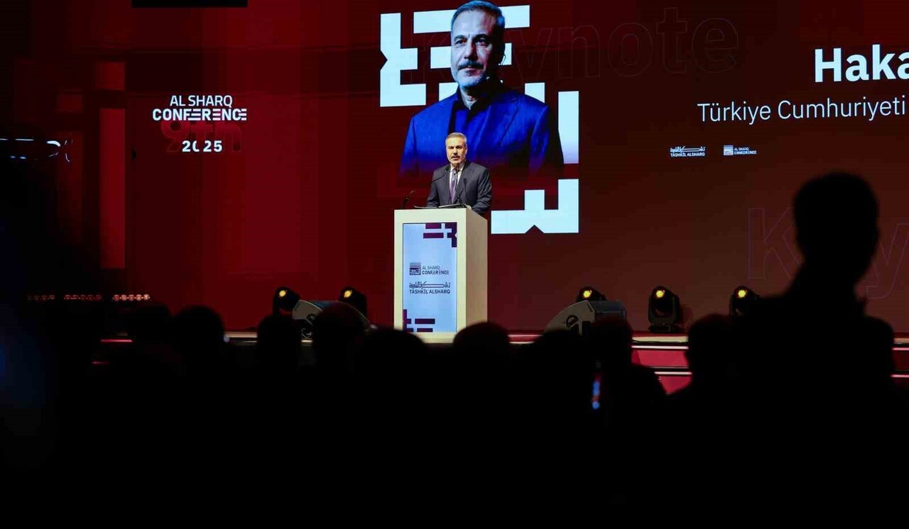 DIŞİŞLERİ BAKANI HAKAN FİDAN İSTANBUL'DA BİR OTELDE DÜZENLENEN "AL SHARQ YOUTH 9. ULUSLARARASI...