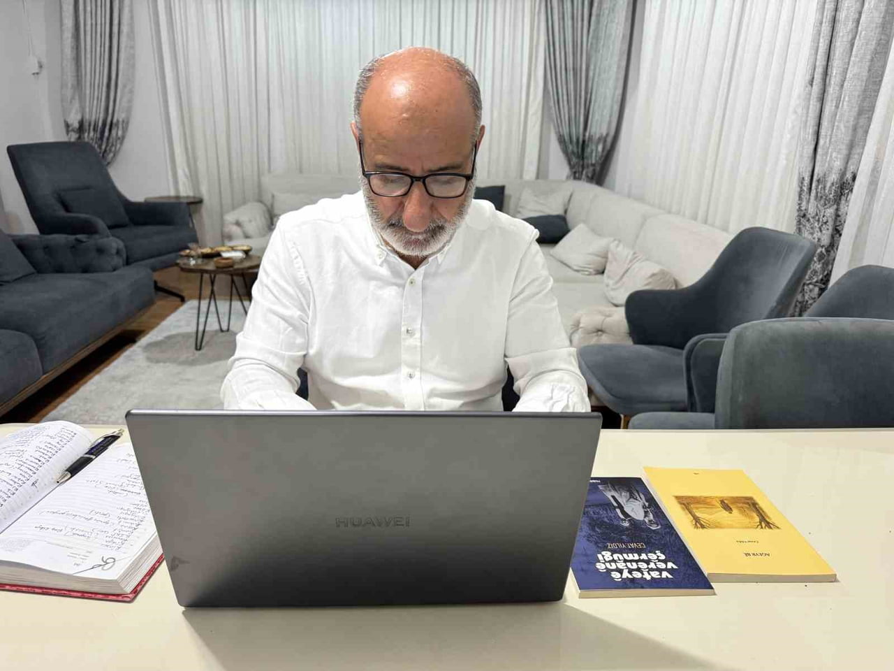 DİYARBAKIR'DA ARICILIK YAPAN CEVAT YILDIZ, 50 YAŞINDA ÜNİVERSİTEYE BAŞLADI, 60 YAŞINDA İLK...