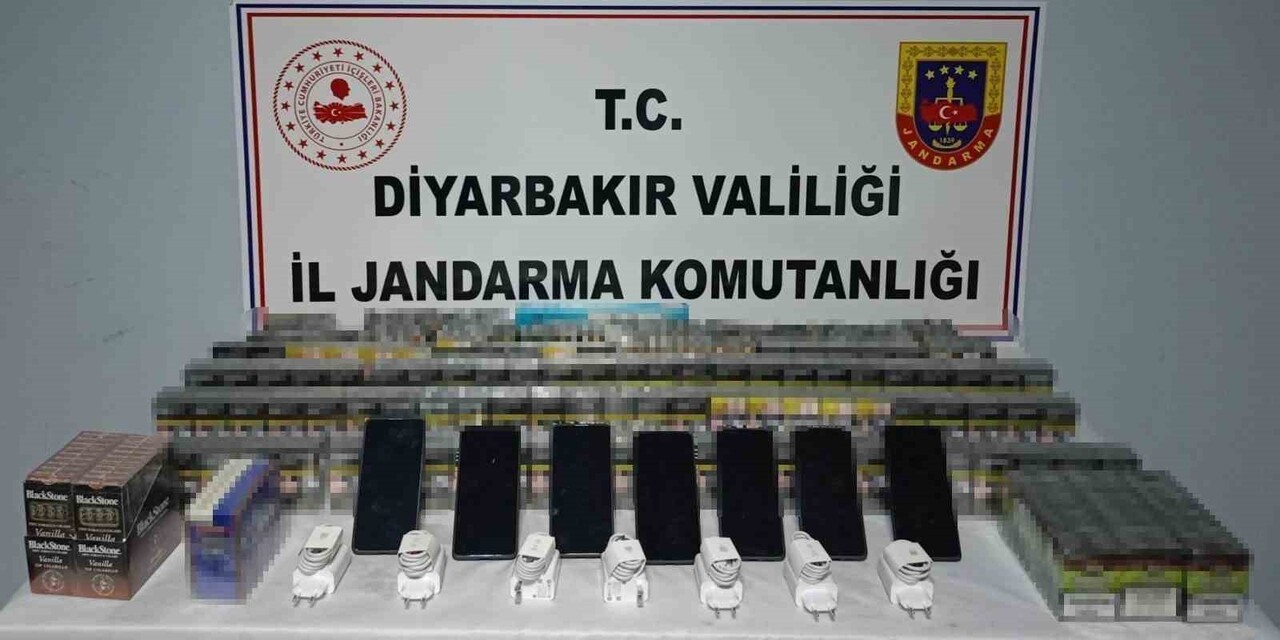 DİYARBAKIR’DA JANDARMA EKİPLERİNİN OPERASYONLARINDA 66 ŞÜPHELİYE YASAL İŞLEM YAPILIRKEN, SİLAH VE...