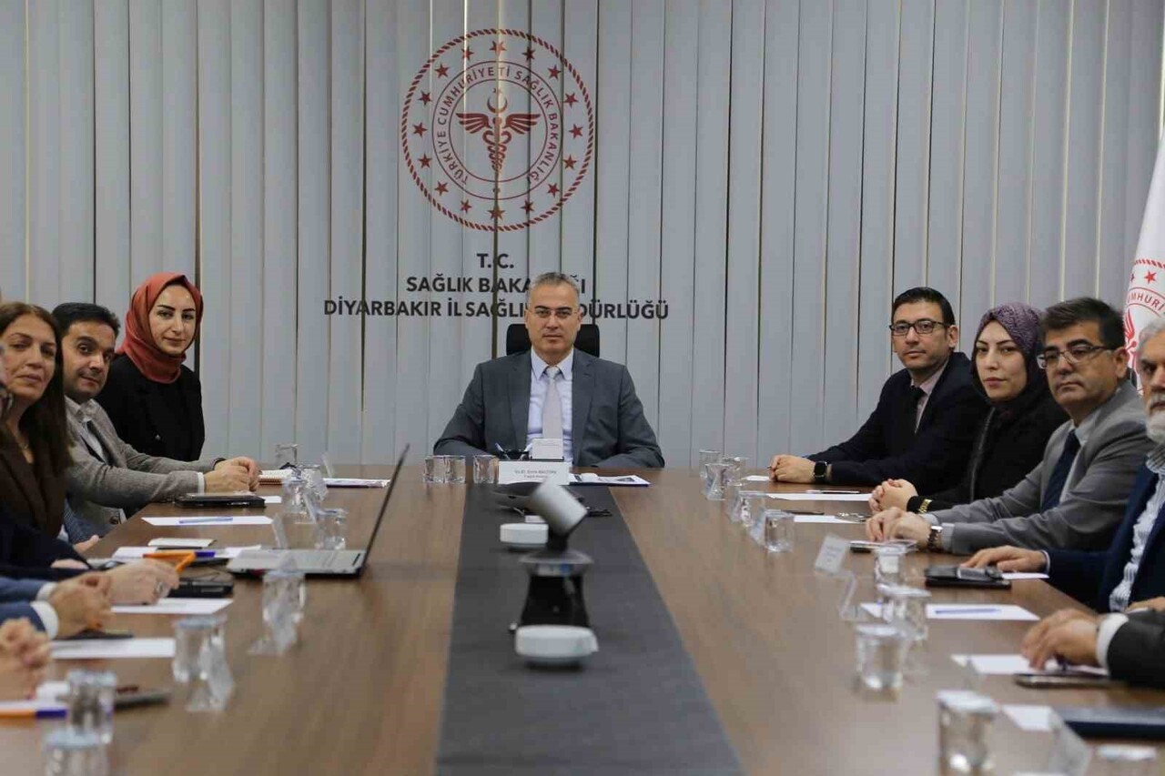 DİYARBAKIR İL SAĞLIK MÜDÜRÜ UZM. DR. EMRE ASİLTÜRK’ÜN BAŞKANLIĞINDA, DÜNYADA VE TÜRKİYE’DE SIKLIĞI...