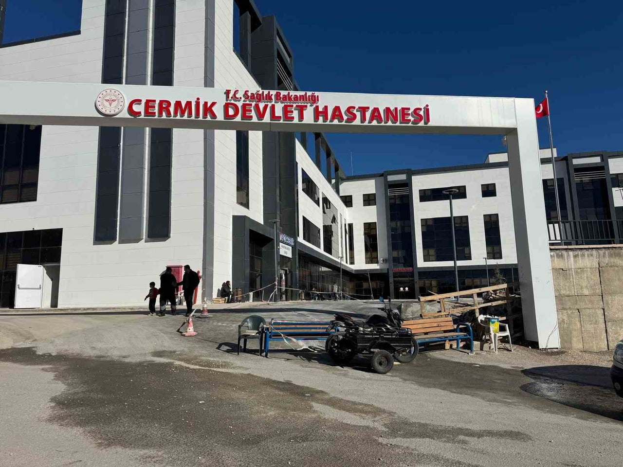 DİYARBAKIR’IN ÇERMİK İLÇESİNDE BULUNAN BİR PEYNİR FABRİKASINDA PATLAMA MEYDANA GELDİ. OLAYDA 5...