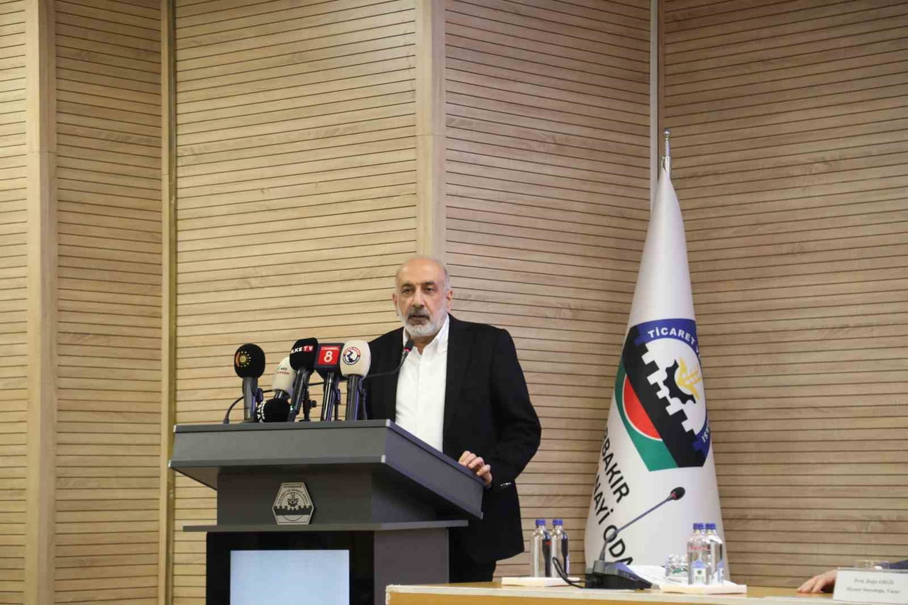 DİYARBAKIR TİCARET VE SANAYİ ODASI (DTSO) YÖNETİM KURULU BAŞKANI MEHMET KAYA, KÜRT SORUNUNUN...