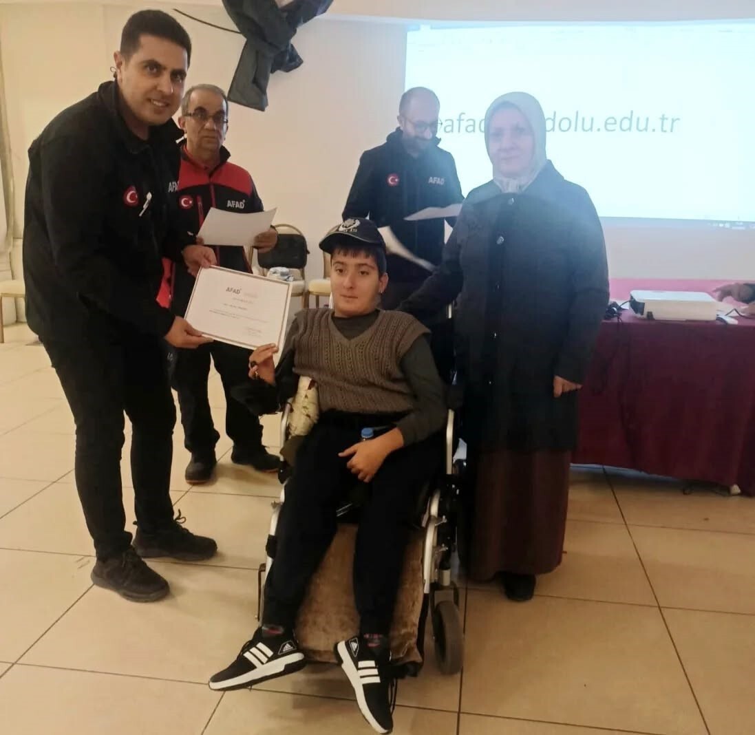 DÜNYA ENGELLİLER GÜNÜ KAPSAMINDA AYDIN BEDENSEL ENGELLİLER SPOR KULÜBÜ ÜYELERİ, AFAD AYDIN İL...