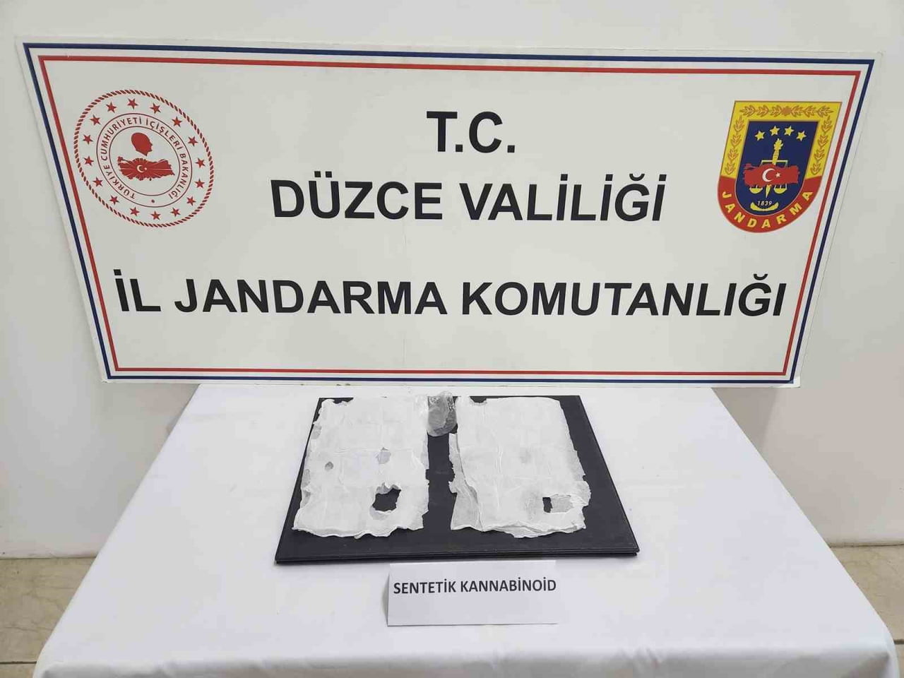 DÜZCE İL JANDARMA KOMUTANLIĞI NARKOTİK SUÇLARLA MÜCADELE ŞUBE MÜDÜRLÜĞÜ EKİPLERİ, DÜZCE’YE...