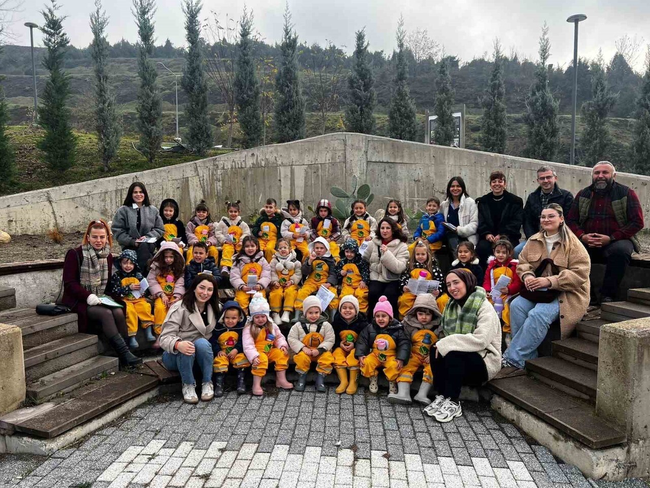 DÜZCE NADAS ÇOCUK KÖYÜ ANAOKULU ÖĞRENCİLERİ, ÖĞRETMENLERİ EŞLİĞİNDE, DÜZCE ÜNİVERSİTESİ SÜS VE...
