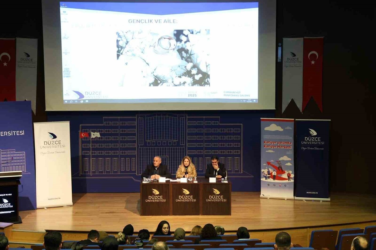 DÜZCE ÜNİVERSİTESİ ÇOCUK VE GENÇLİK EĞİTİMİ UYGULAMA VE ARAŞTIRMA MERKEZİ İLE KARİYER GELİŞTİRME...