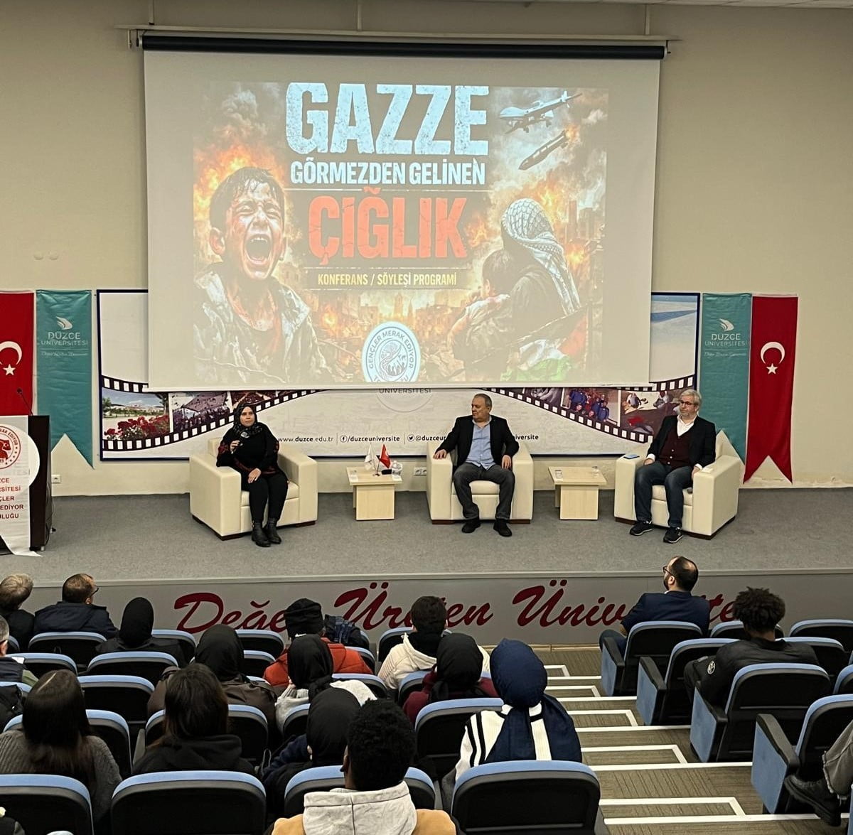 DÜZCE ÜNİVERSİTESİ GENÇLER MEREK EDİYOR TOPLULUĞU TARAFINDAN GAZZE’DE YAŞANANLARA DİKKAT ÇEKMEK...