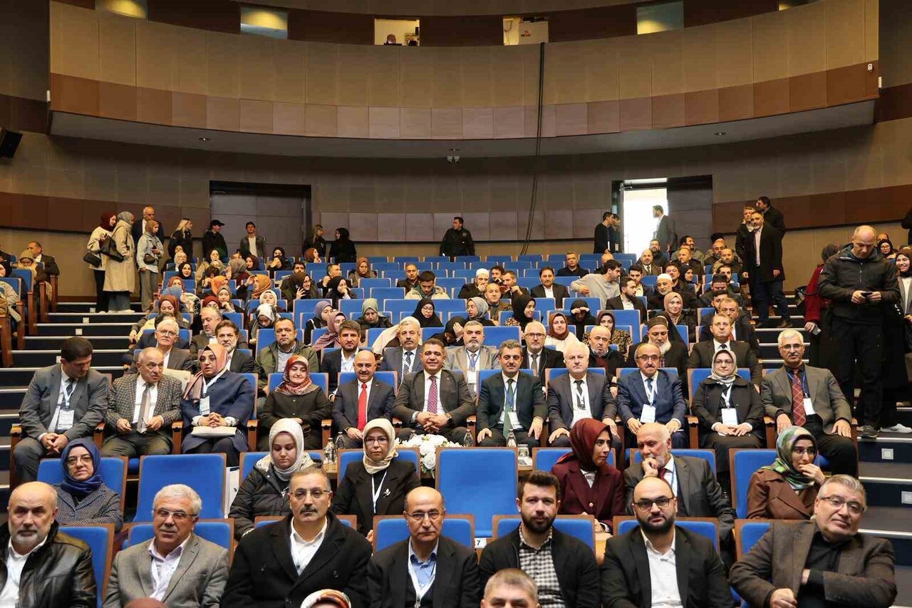 DÜZCE ÜNİVERSİTESİ TARAFINDAN, VALİLİK, DÜZCE BELEDİYESİ VE MÜFTÜLÜK İŞ BİRLİĞİYLE DÜZENLENEN...