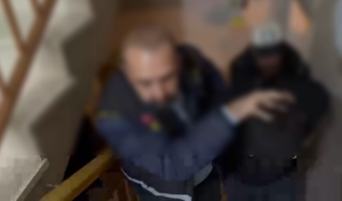 EDİRNE'DE ÇEŞİTLİ SUÇLARDAN TOPLAM 41 YIL 4 AY 12 GÜN KESİNLEŞMİŞ HAPİS CEZASI BULUNAN FİRARİ...