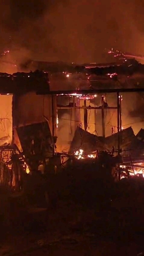 EDİRNE’NİN İPSALA İLÇESİNE BAĞLI PAZARDERE KÖYÜNDE ÇIKAN YANGIN BÜYÜK MADDİ HASARA YOL AÇTI. HENÜZ...