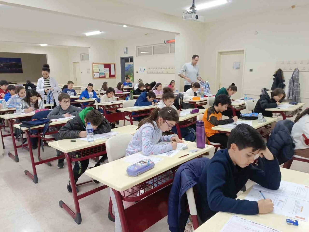 EĞİTİMDE 30. YILINI GERİDE BIRAKAN İHLAS KOLEJİ, BAŞARILI ÖĞRENCİLERİ ÖDÜLLENDİRMEK AMACIYLA...