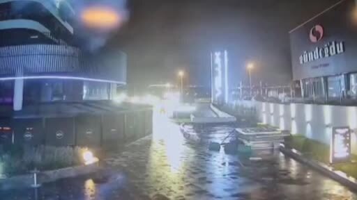 Eğlence mekanında silahlı kavga: 9 gözaltı