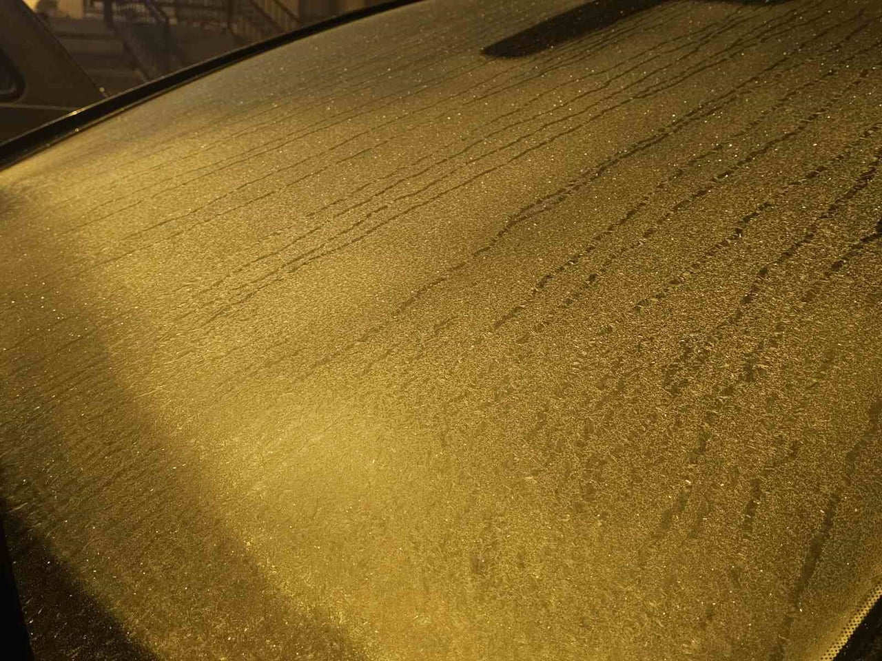 ELAZIĞ'DA ARAÇLARIN CAMLARI BUZ TUTTU