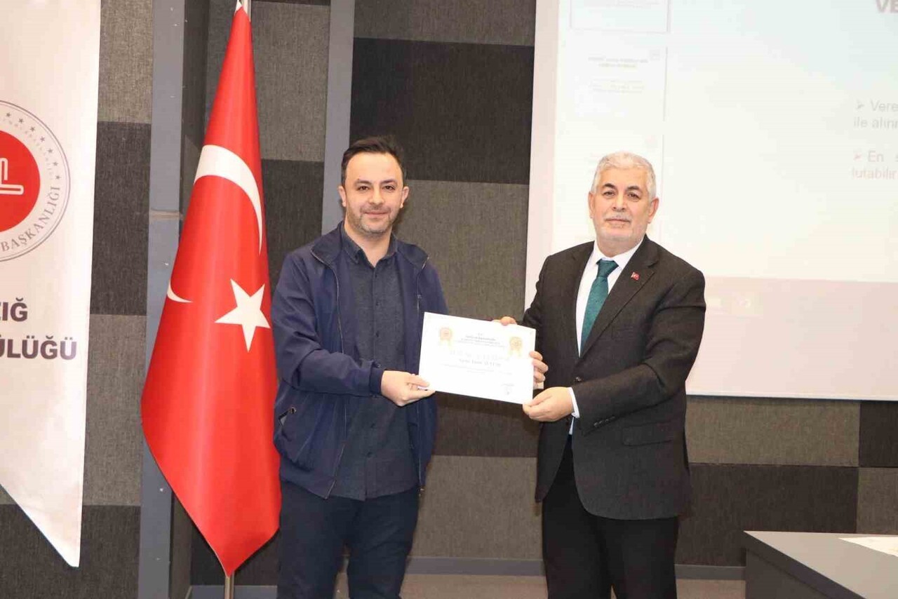 ELAZIĞ’DA DİN GÖREVLİLERİNİN KATILIMI İLE TOPLANTI